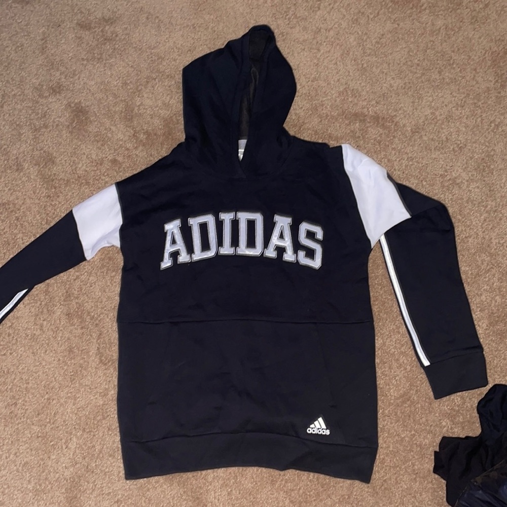 Black Adidas hoodie for boys. SIZE XL 18/20